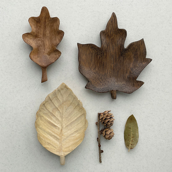 Handcarved Flat Wooden bowl - Small Maple Leaf