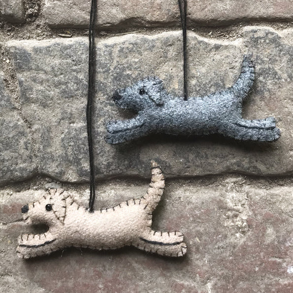 Felt hanging Running Dog - Grey